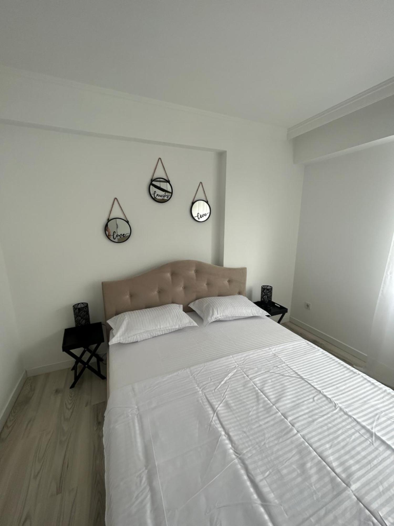 Apartment Cozi White *