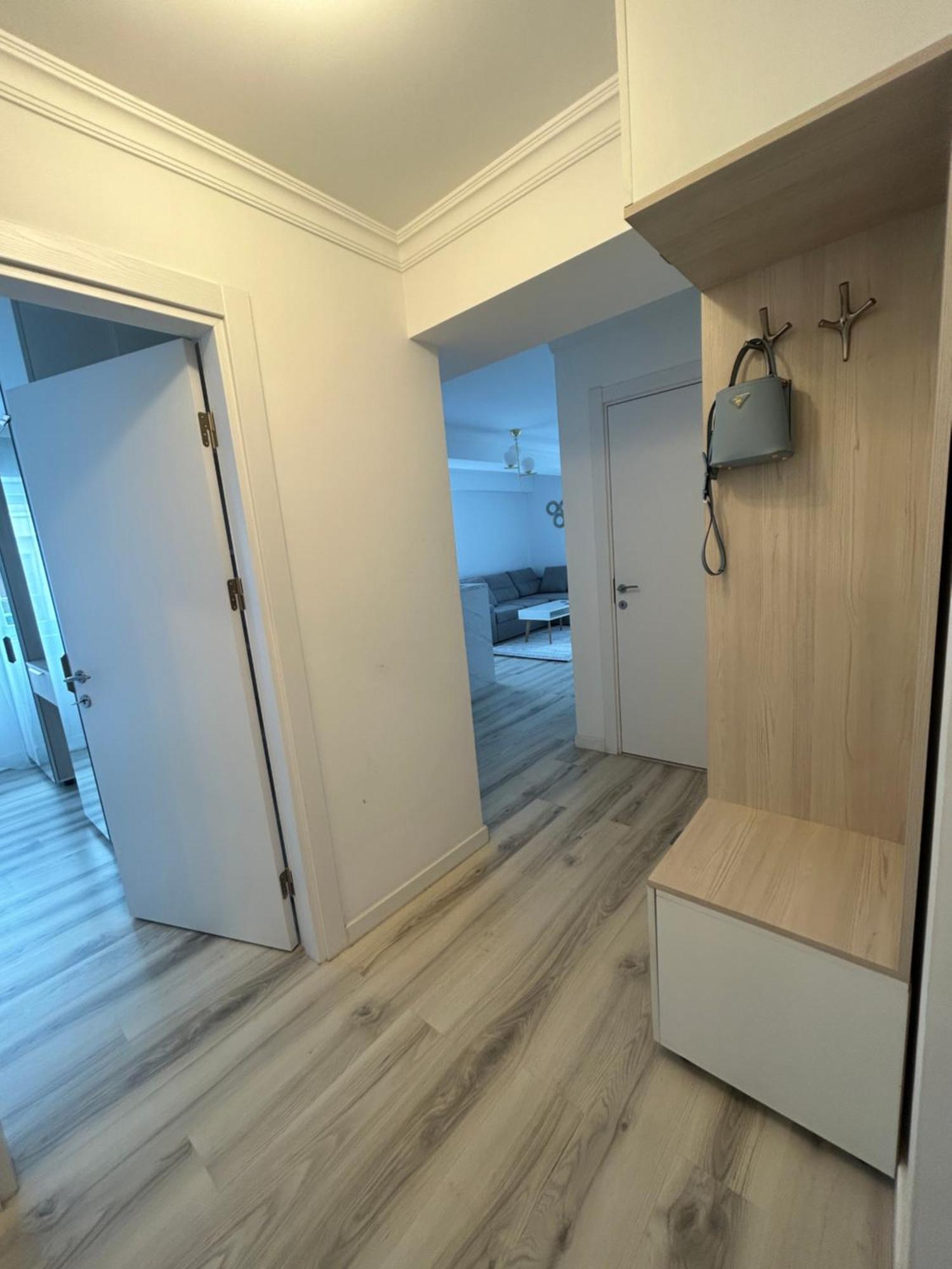 Cozi White Apartment *