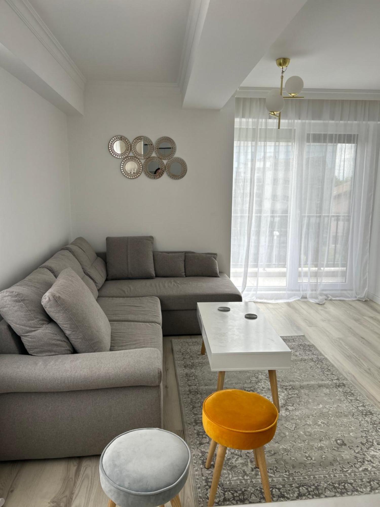 Cozi White Apartment Voluntari
