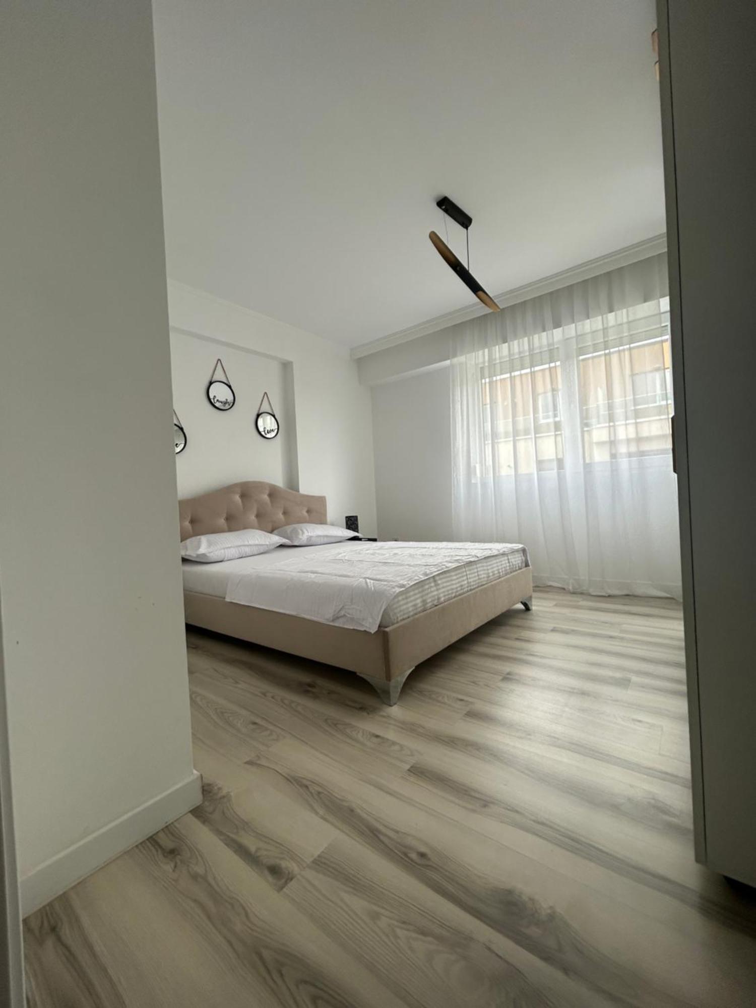 Cozi White Apartment Voluntari