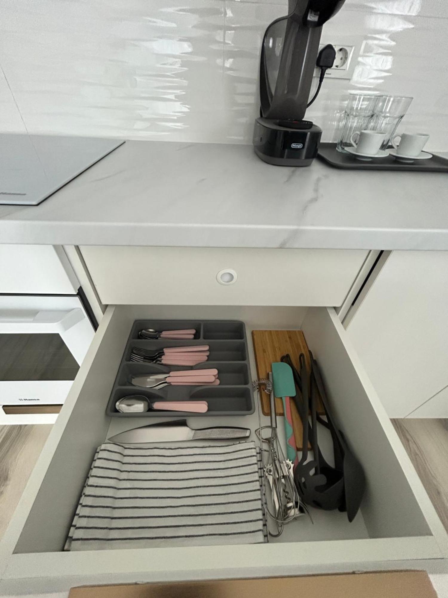 Apartment Cozi White Voluntari